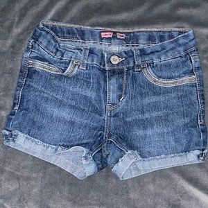 Levi’s girls denim shorts - size 7